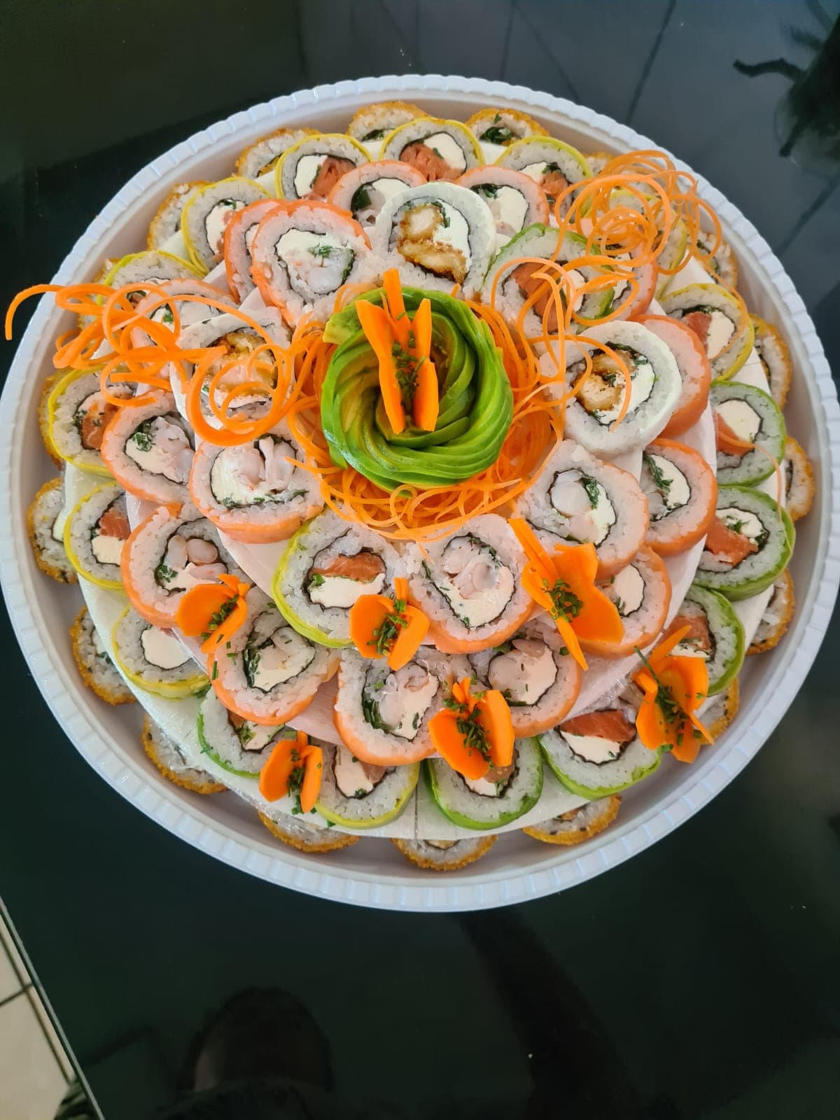Torta, Barco y Corazon de Sushi de 100 Piezas